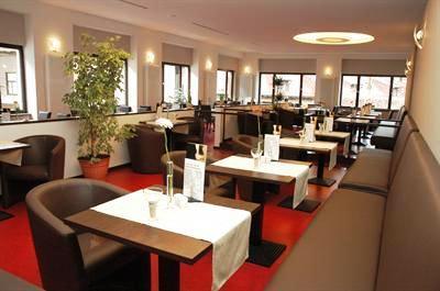 фото отеля Waldhotel Am Schlosspark