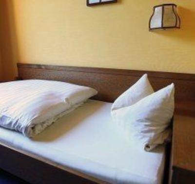 фото отеля Hotel Garni Kernen Esslingen am Neckar