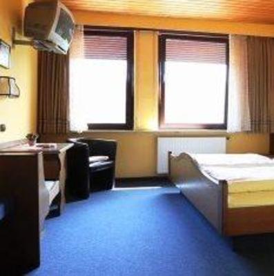 фото отеля Hotel Garni Kernen Esslingen am Neckar