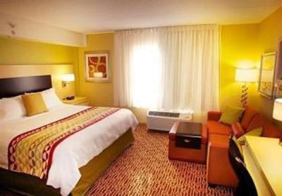 фото отеля TownePlace Suites Sudbury