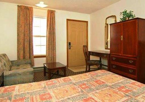 фото отеля Econo Lodge Eagle Nest