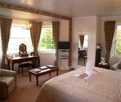 фото отеля Harrabeer Country House Yelverton