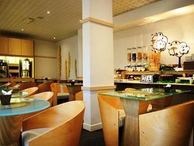 фото отеля Ibis Saint Quentin