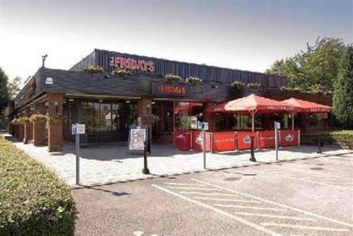 фото отеля Premier Inn North Watford