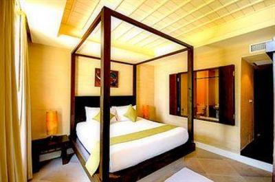фото отеля Iyara Beach Hotel & Plaza