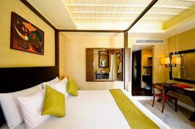 фото отеля Iyara Beach Hotel & Plaza