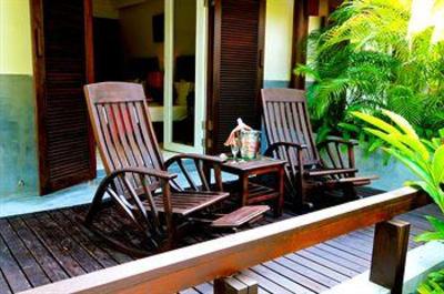 фото отеля Iyara Beach Hotel & Plaza
