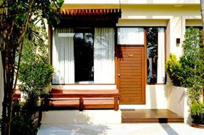 фото отеля Iyara Beach Hotel & Plaza