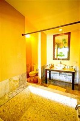 фото отеля Iyara Beach Hotel & Plaza