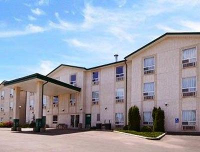 фото отеля Super 8 Dauphin