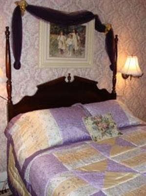фото отеля Rocking Horse Inn Ravenna (Ohio)
