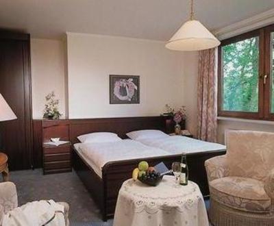 фото отеля Hotel Garni Kristinenhof Bad Zwischenahn
