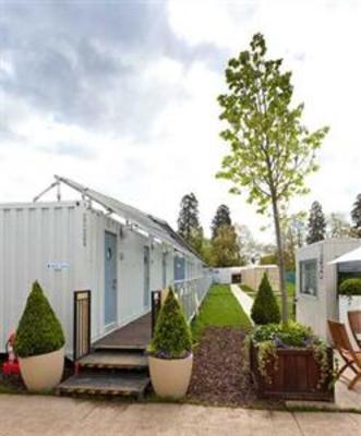 фото отеля Snoozebox Village Edinburgh