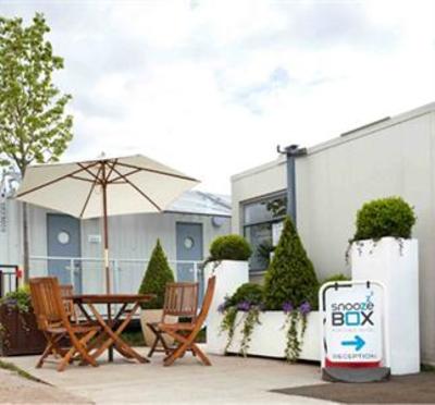 фото отеля Snoozebox Village Edinburgh