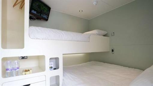 фото отеля Snoozebox Village Edinburgh