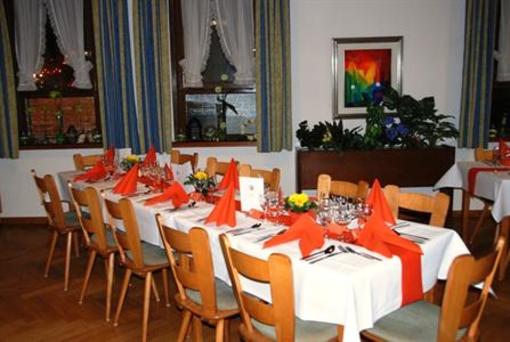 фото отеля Hotel-Restaurant Zum Goldenen Hahnen