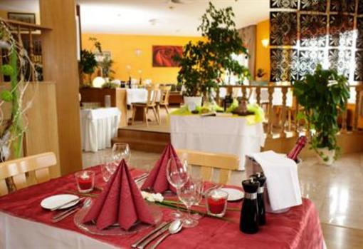 фото отеля Hotel & Restaurant Pfefferminzbahn Kölleda