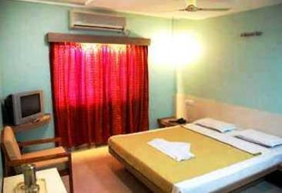 фото отеля Karthik Hotel