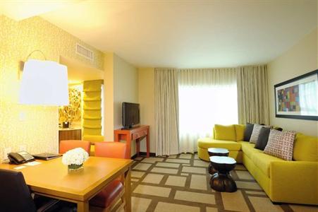 фото отеля Embassy Suites Houston Downtown