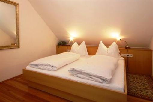 фото отеля Appartements Stocker - Zur Schmiede