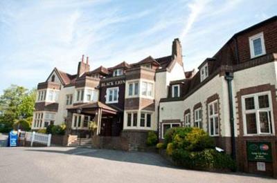 фото отеля Black Lion Harvester & Innkeeper's Lodge