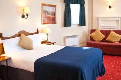 фото отеля Black Lion Harvester & Innkeeper's Lodge