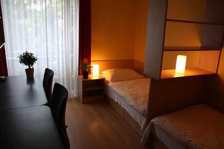 фото отеля Strawberry Youth Hostel Mittelgasse