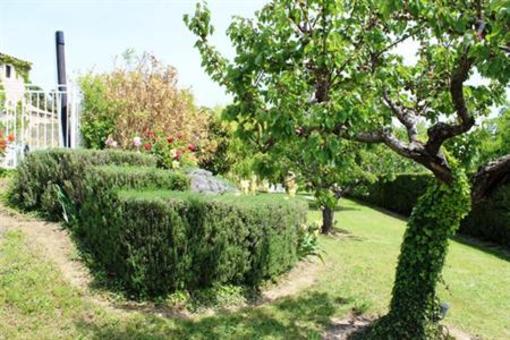 фото отеля Hostellerie Du Luberon Vaugines