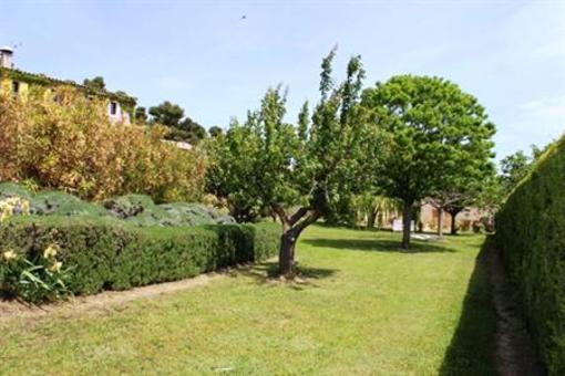 фото отеля Hostellerie Du Luberon Vaugines