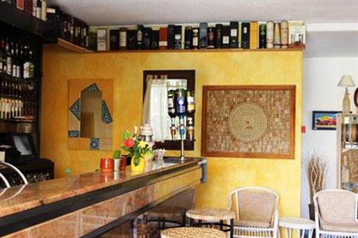 фото отеля Hostellerie Du Luberon Vaugines