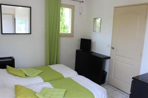 фото отеля Hostellerie Du Luberon Vaugines