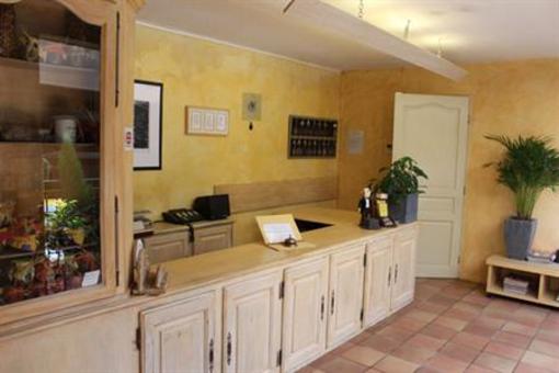 фото отеля Hostellerie Du Luberon Vaugines
