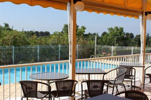 фото отеля Hostellerie Du Luberon Vaugines