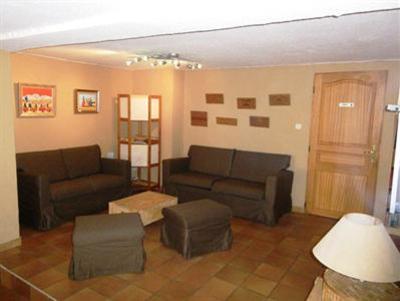 фото отеля Hostellerie Du Luberon Vaugines