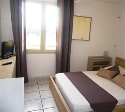 фото отеля Hostellerie Du Luberon Vaugines