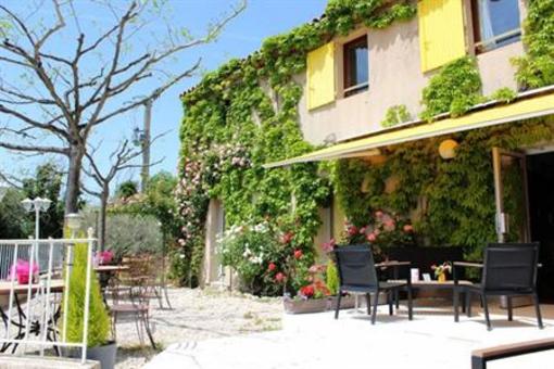 фото отеля Hostellerie Du Luberon Vaugines