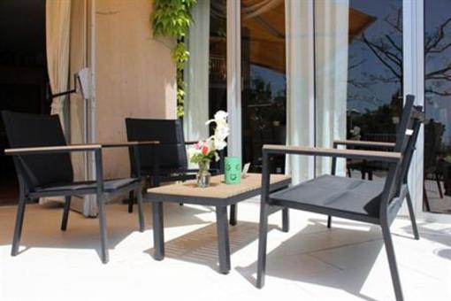 фото отеля Hostellerie Du Luberon Vaugines