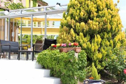 фото отеля Hostellerie Du Luberon Vaugines
