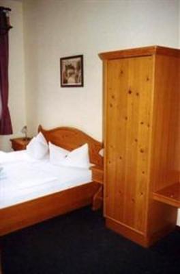 фото отеля Hotel Garni "Am Dippeplatz"