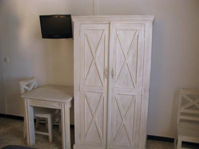 фото отеля Hotel le Grillon L'lle-Rousse