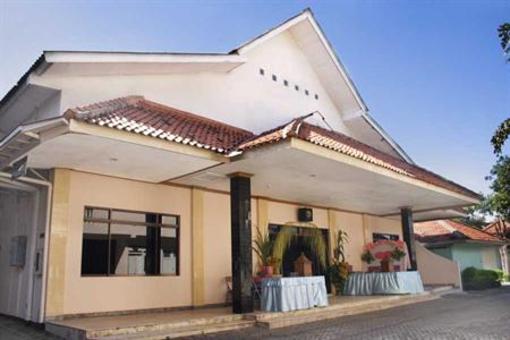 фото отеля Kusuma Kartikasari Hotel
