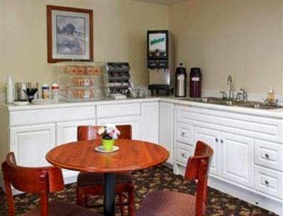 фото отеля Travelodge Roanoke North
