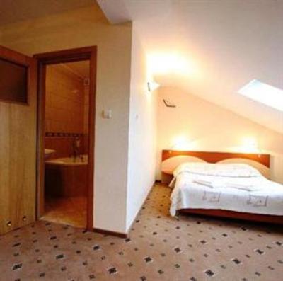 фото отеля Pod Lipami Centrum Bankietowo Konferencyjne Hotel Legowo