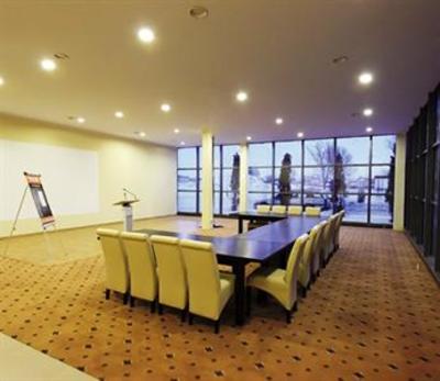фото отеля Pod Lipami Centrum Bankietowo Konferencyjne Hotel Legowo
