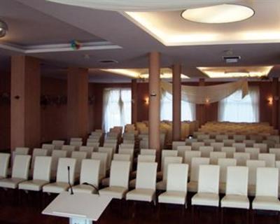фото отеля Pod Lipami Centrum Bankietowo Konferencyjne Hotel Legowo