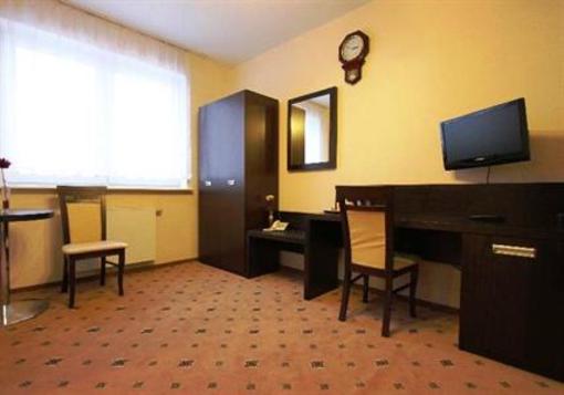 фото отеля Pod Lipami Centrum Bankietowo Konferencyjne Hotel Legowo
