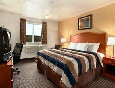 фото отеля Super 8 Roseburg
