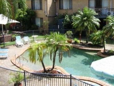 фото отеля Jadon Place Holiday Apartments