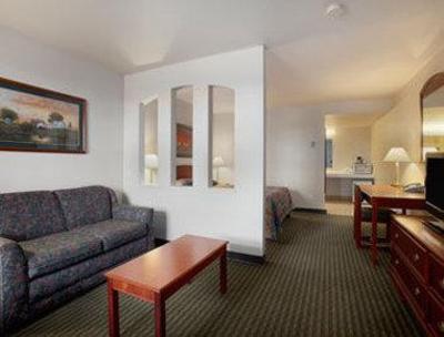 фото отеля Travelodge Hotel Weyburn