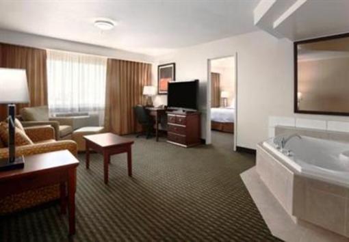 фото отеля Travelodge Hotel Weyburn